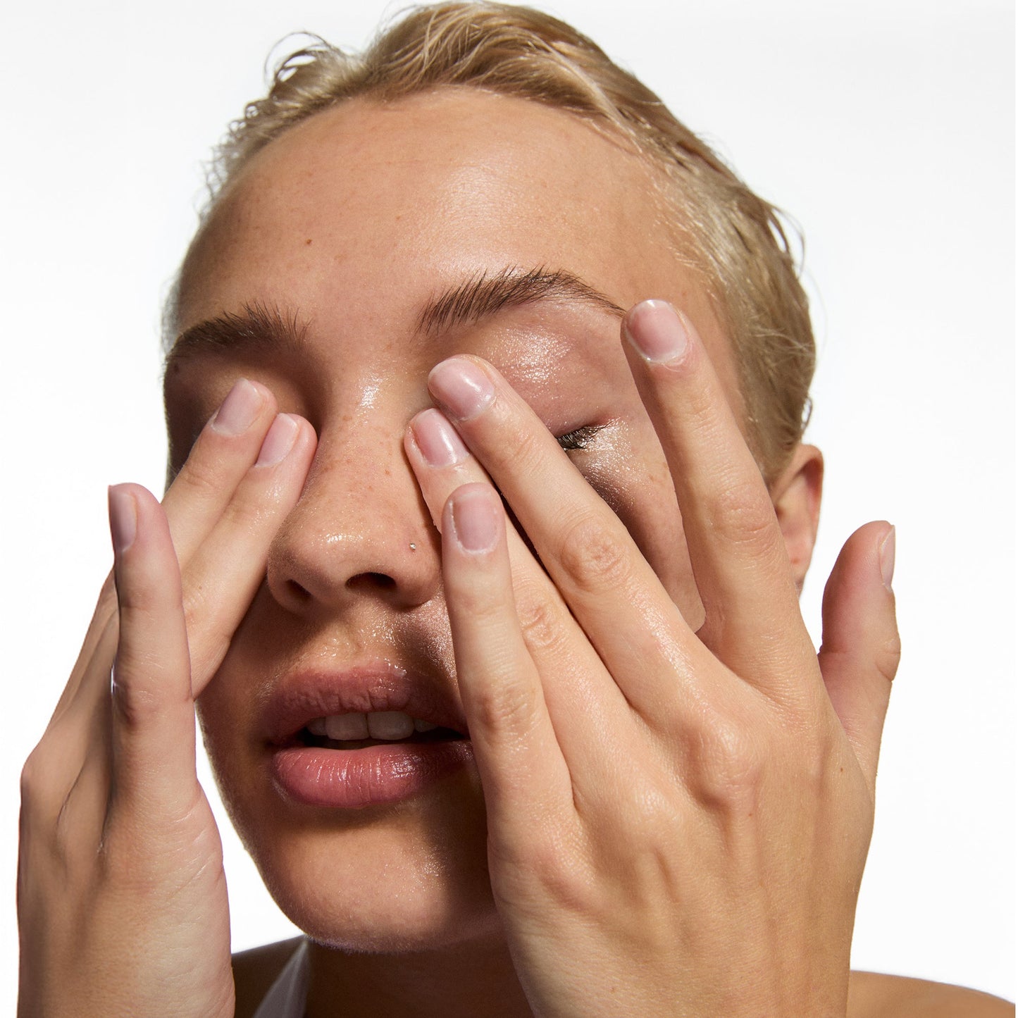 the-bestselling-intro-to-great-skin-f6 MysteryBundle_Model_2000x2000_8c068f88-8954-45a2-bafe-e122a0319042.jpg