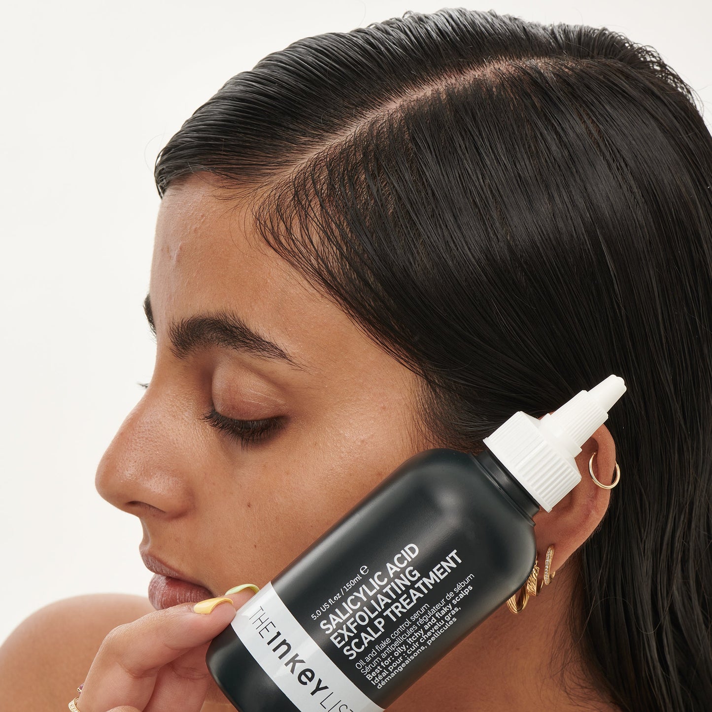 clean-and-healthy-scalp-duo-w9 SallyHAIR_ModelLifestyle_2e55b949-fa6c-43b1-8dc6-497be78c74bb.jpg